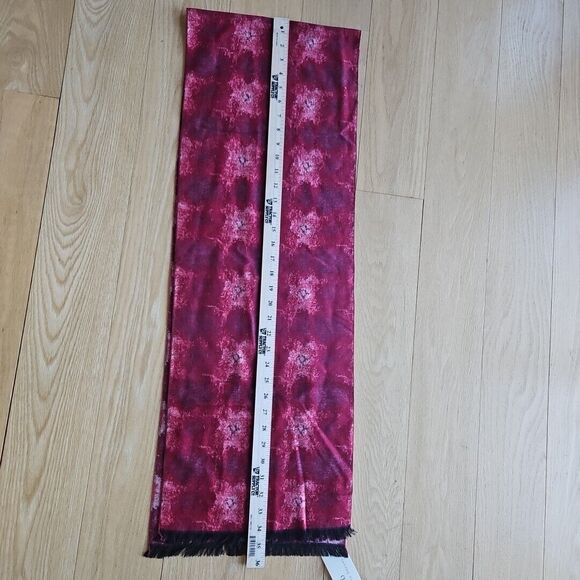CUDDLE DREAMS Red/pink/ Maroon Floral Geo Scarf 100% Silk Super Soft 70"x12" NWT - Picture 8 of 8